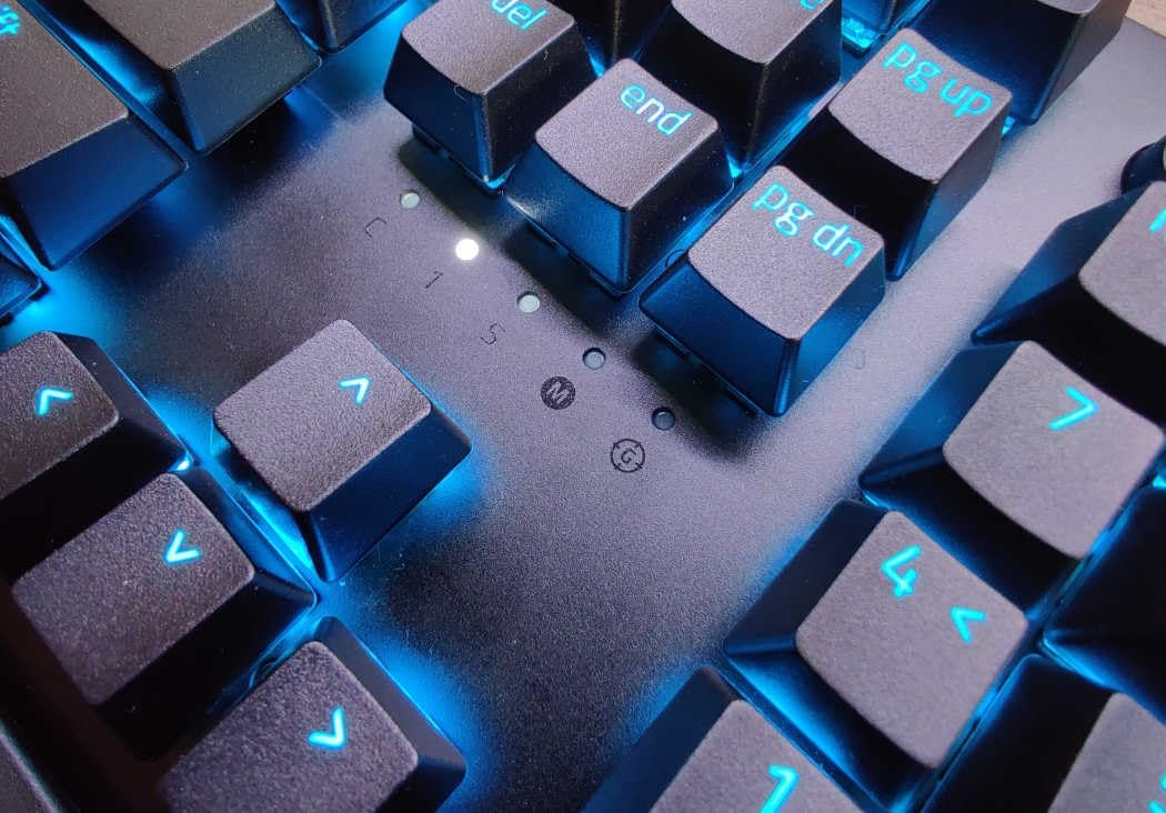 Razer BlackWidow V3 Mechanical Gaming Keyboard: Green Mechanical Switches - Tactile & Clicky - Chroma RGB Lighting - Compact Form Factor - Programmable Macro Functionality - USB Passthrough